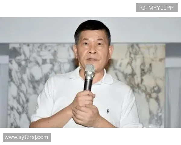 从贫困少年到绿茵场上的闪耀明星他的奋斗故事激励了无数人 从贫困少年到绿茵场上的闪耀明星他的奋斗故事激励了无数人
